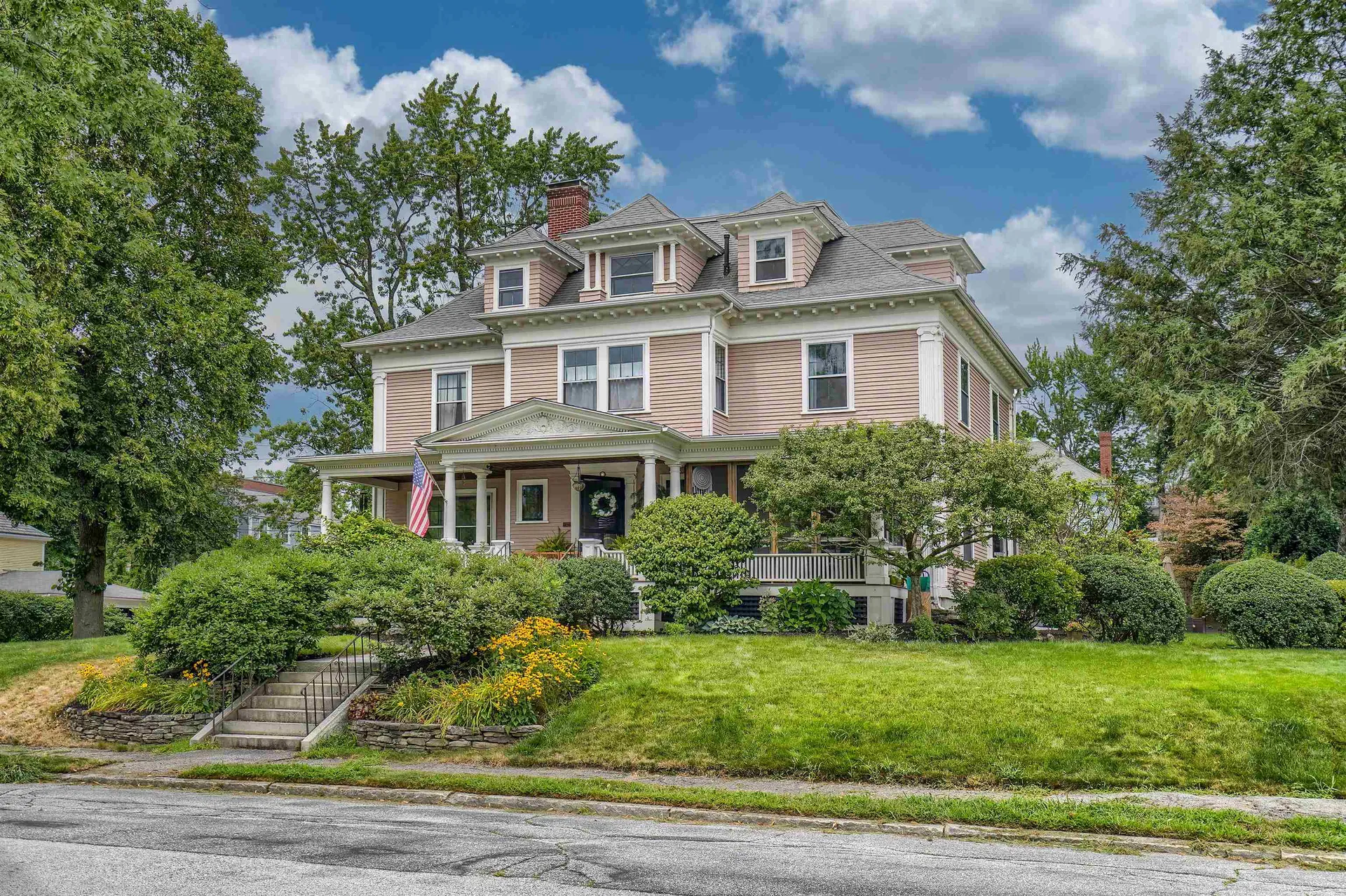 48 Carpenter Street Manchester NH 03104