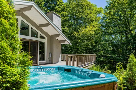 6 West Branch Road Winhall VT 05340