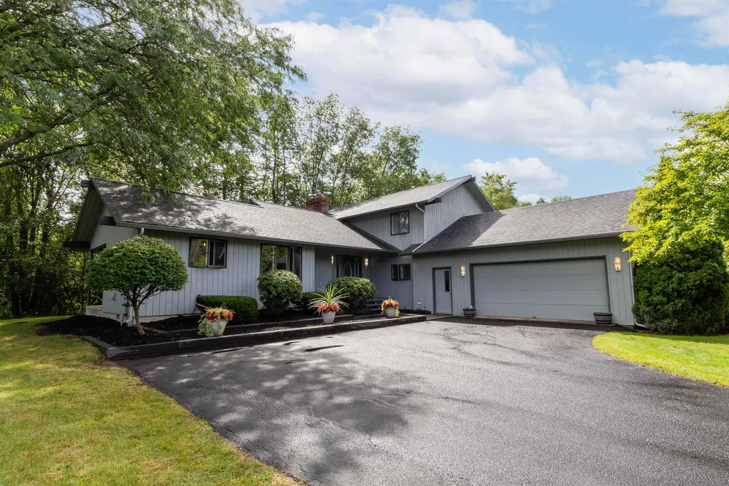 63 Harvest Lane Shelburne VT 05482