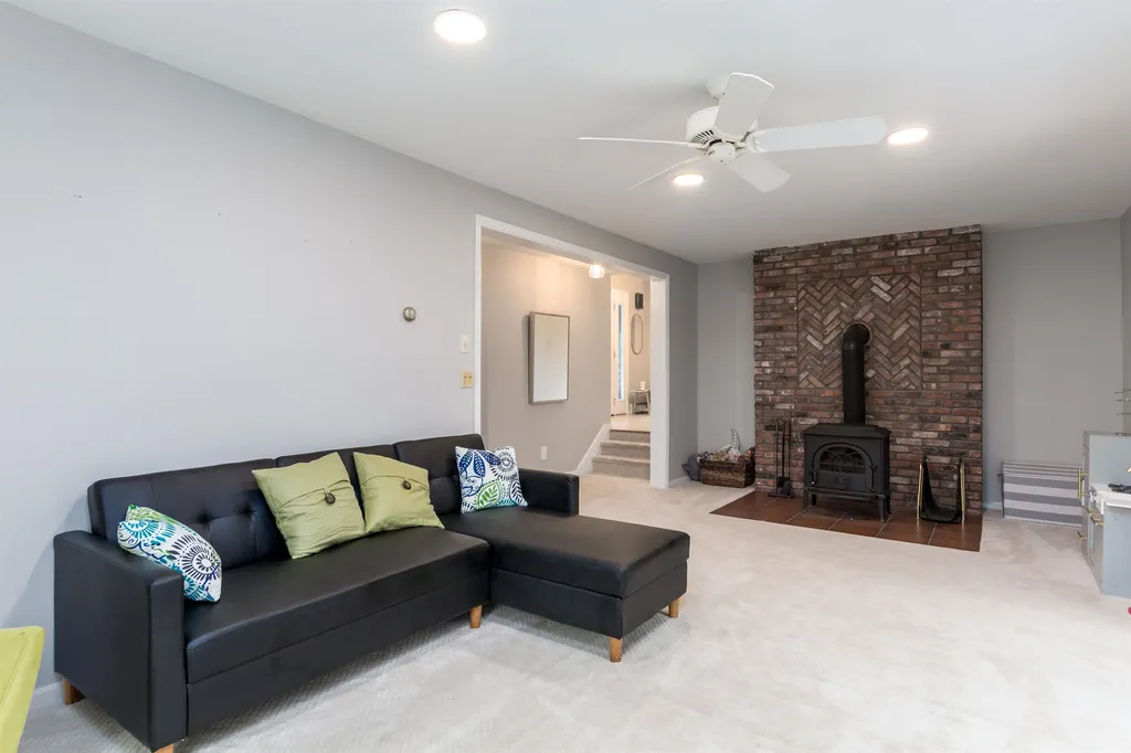 63 Harvest Lane Shelburne VT 05482