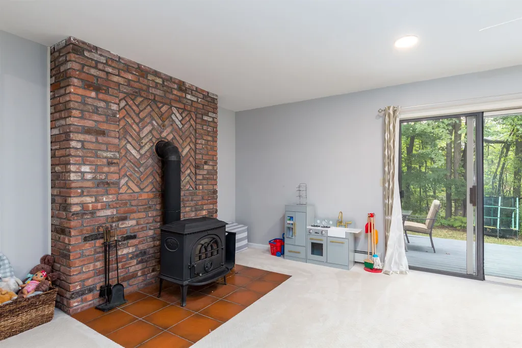 63 Harvest Lane Shelburne VT 05482