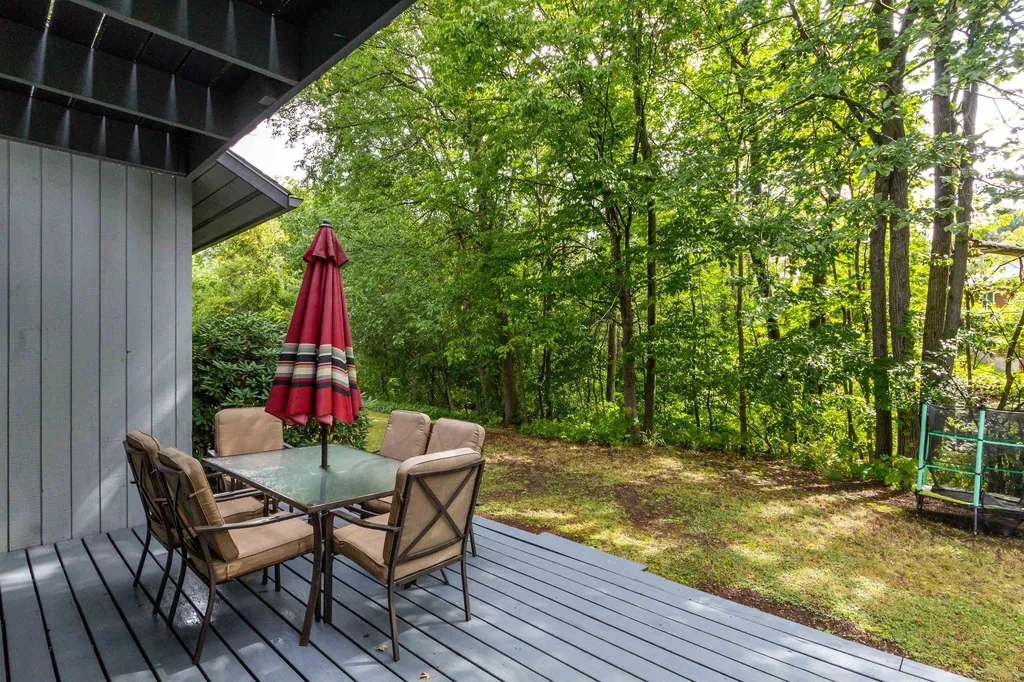63 Harvest Lane Shelburne VT 05482