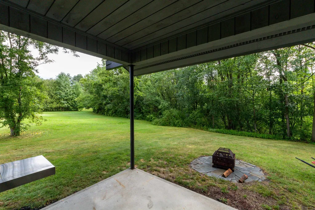 63 Harvest Lane Shelburne VT 05482