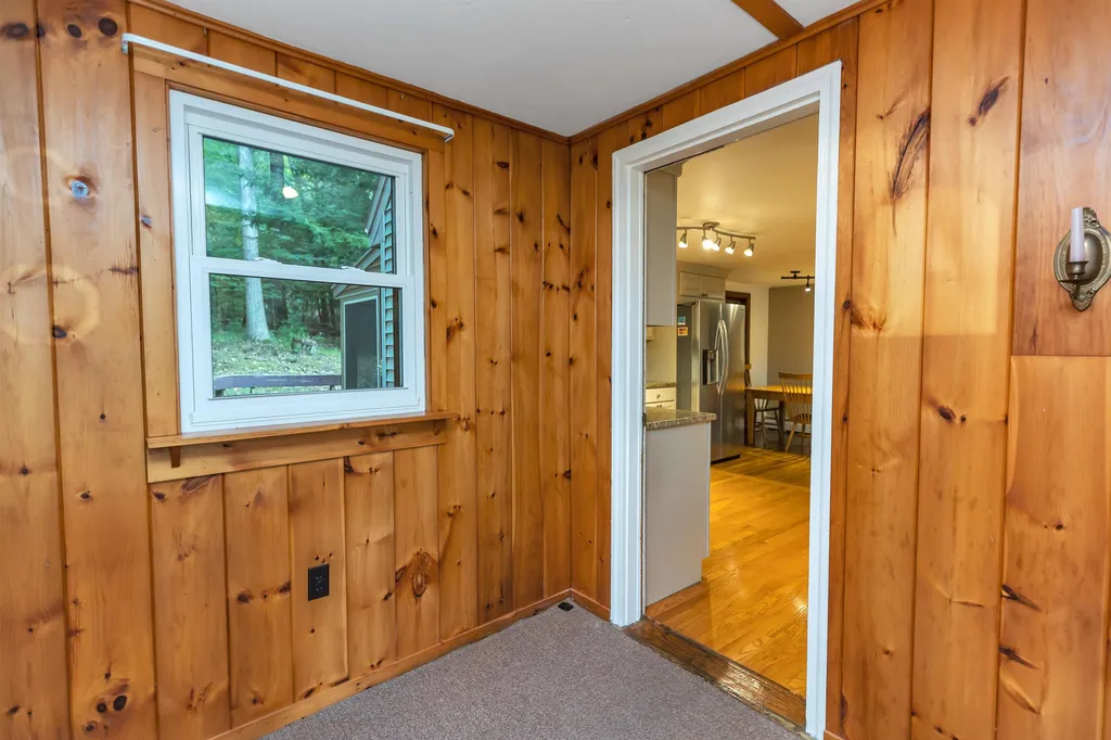 28 Jo Ellen Drive Merrimack NH 03054