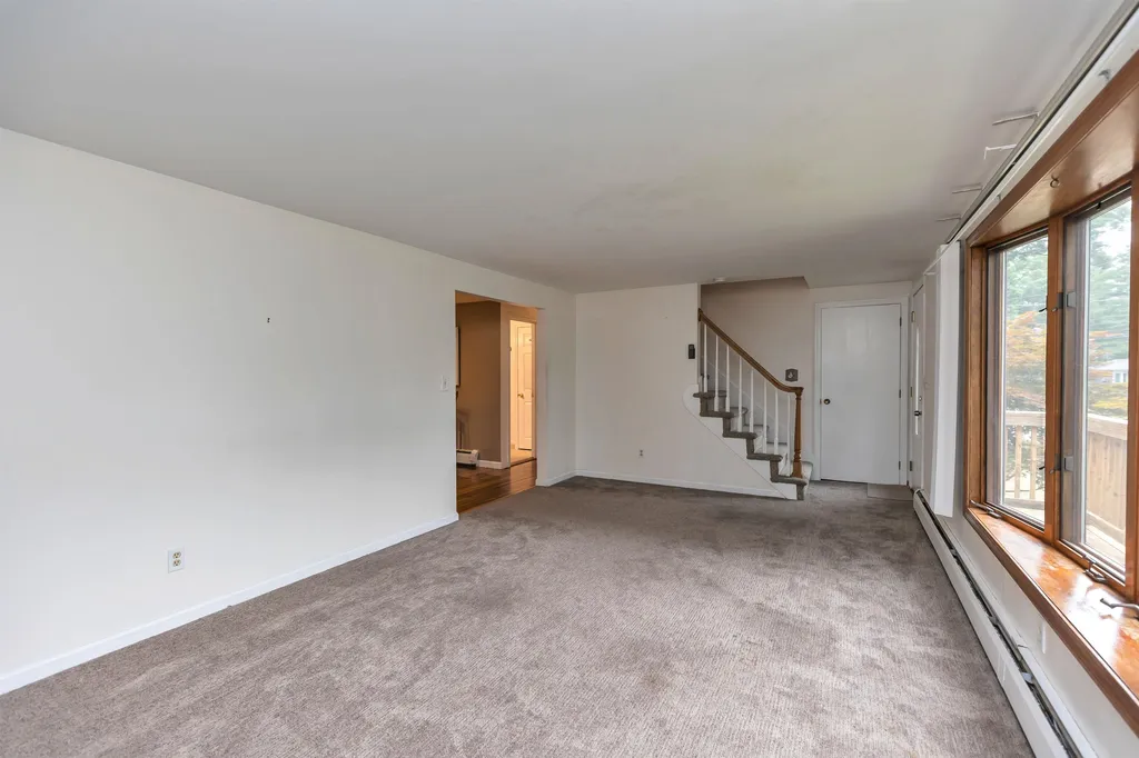 28 Jo Ellen Drive Merrimack NH 03054