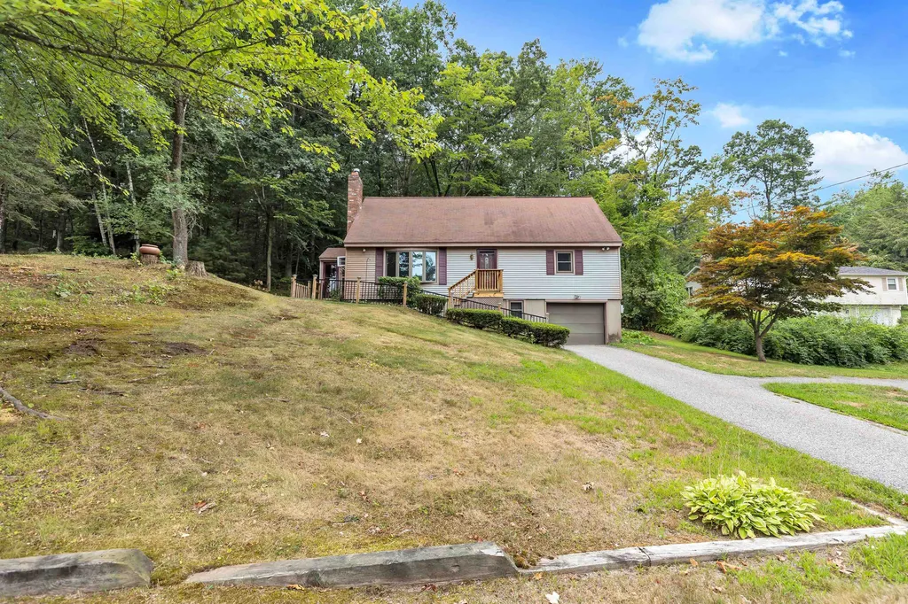 28 Jo Ellen Drive Merrimack NH 03054