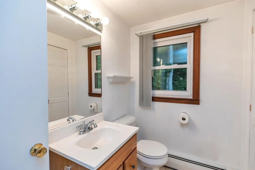 28 Jo Ellen Drive Merrimack NH 03054