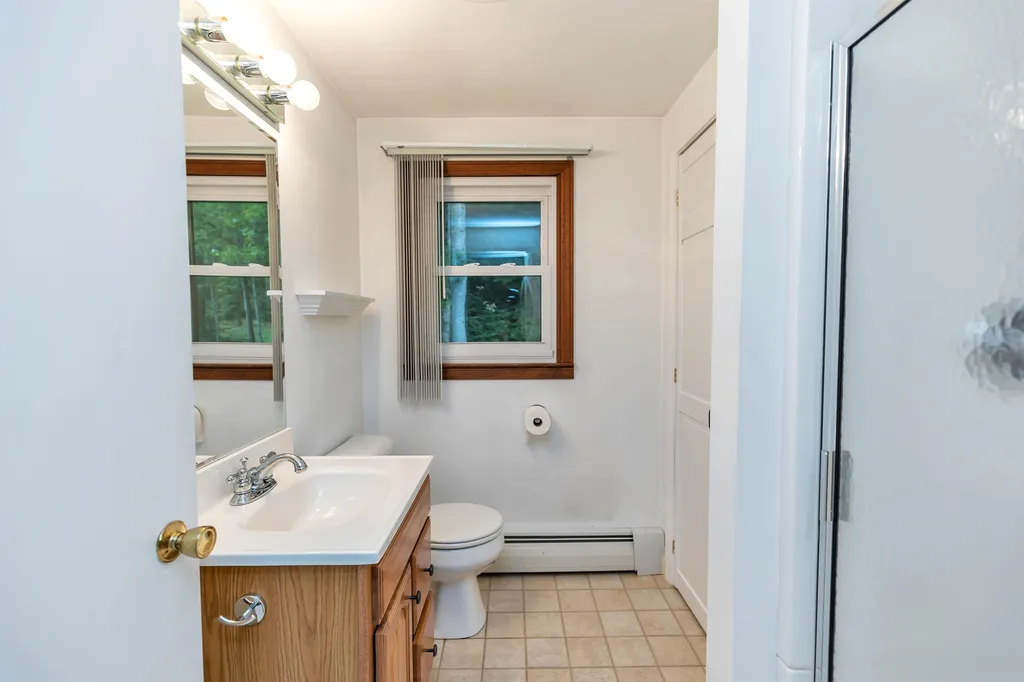 28 Jo Ellen Drive Merrimack NH 03054