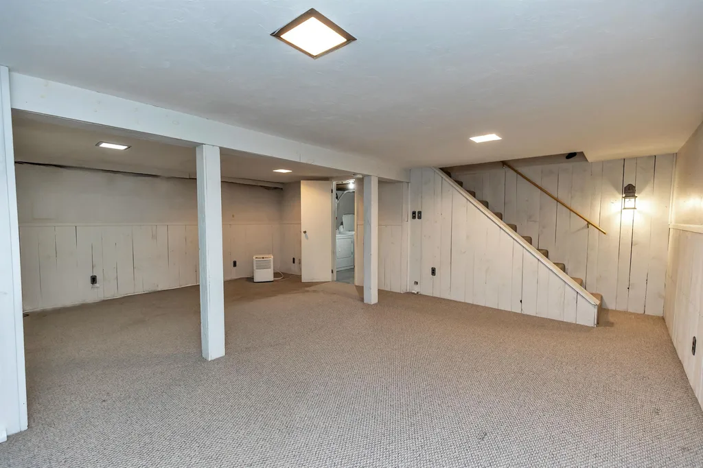 28 Jo Ellen Drive Merrimack NH 03054