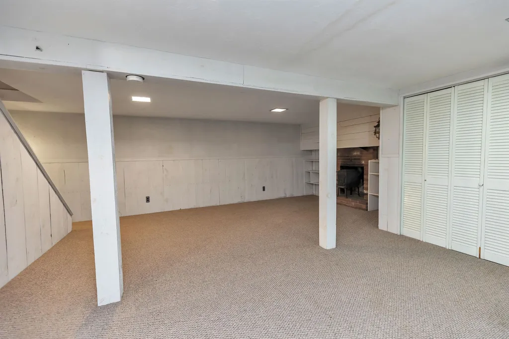 28 Jo Ellen Drive Merrimack NH 03054