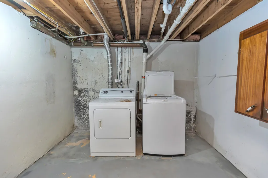 28 Jo Ellen Drive Merrimack NH 03054