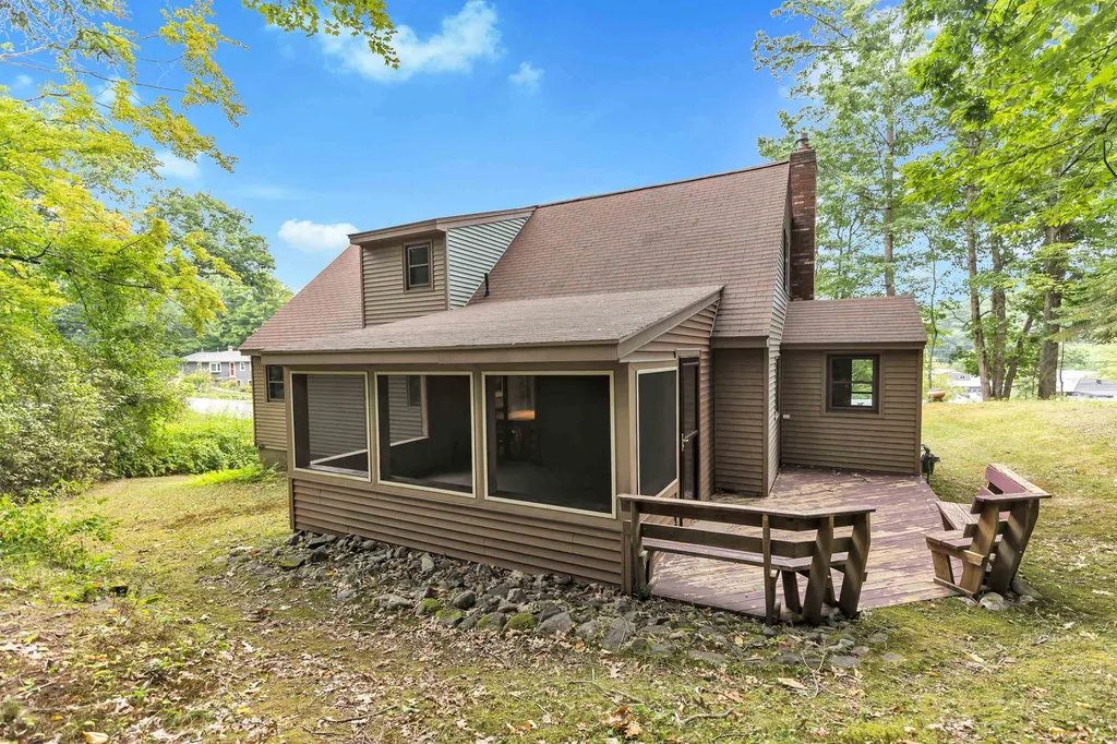 28 Jo Ellen Drive Merrimack NH 03054