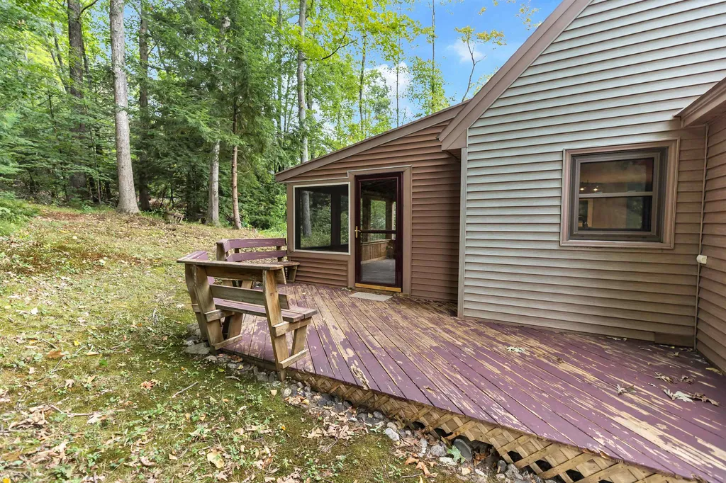 28 Jo Ellen Drive Merrimack NH 03054