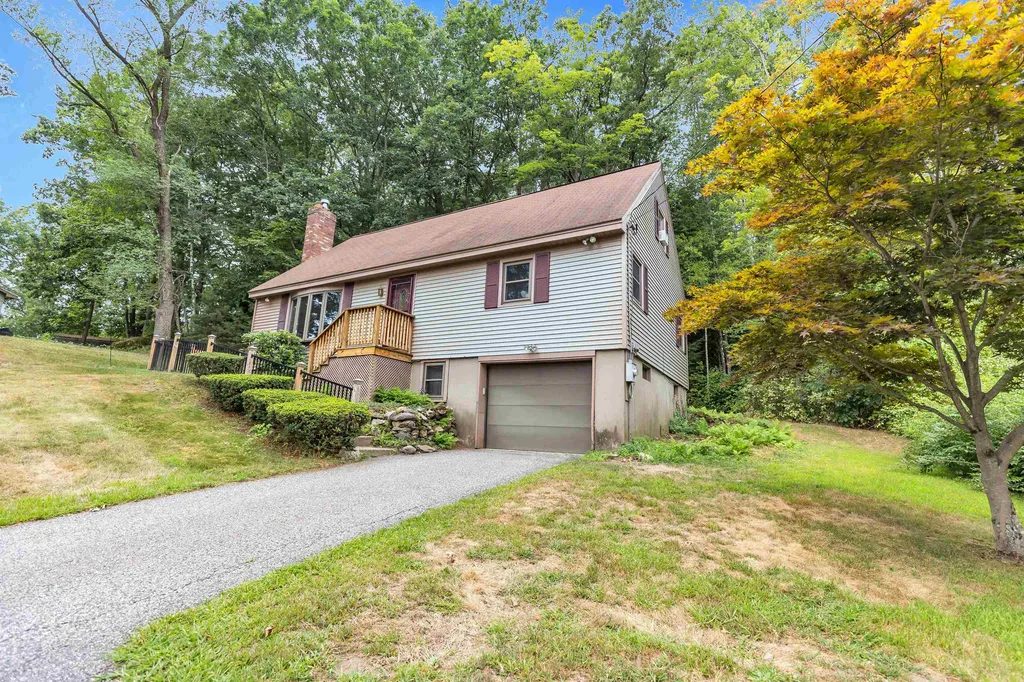 28 Jo Ellen Drive Merrimack NH 03054
