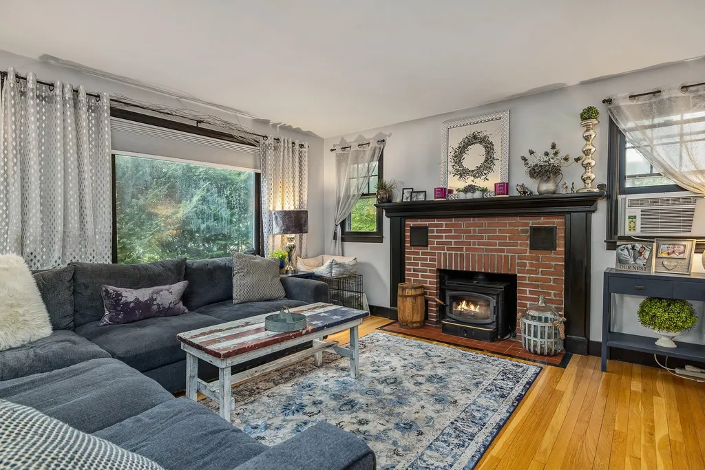99 Elm Street Epping NH 03042