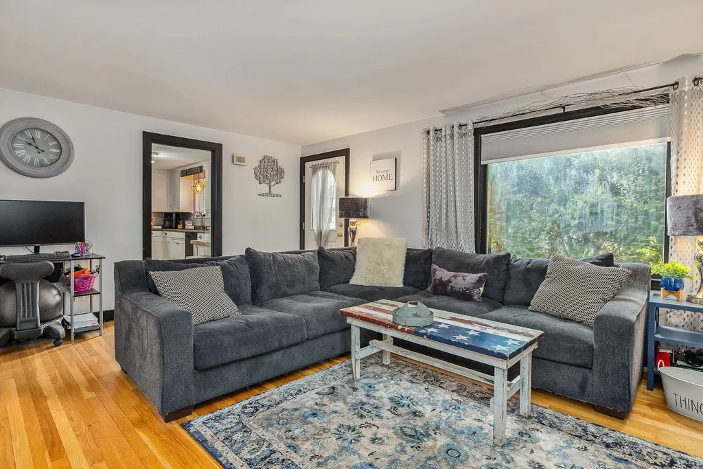 99 Elm Street Epping NH 03042
