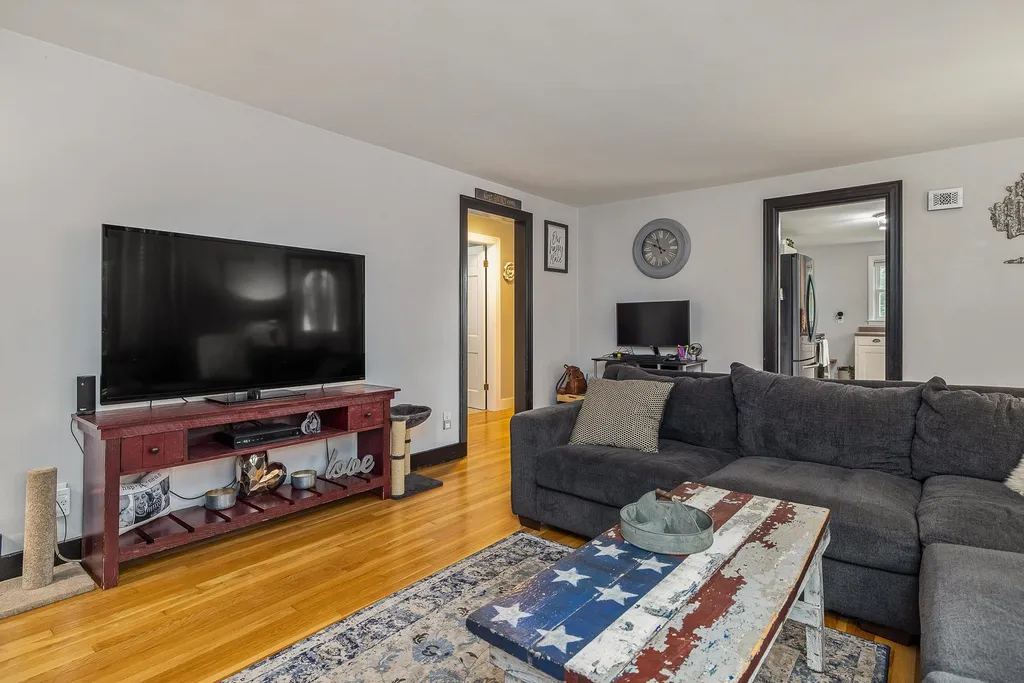 99 Elm Street Epping NH 03042
