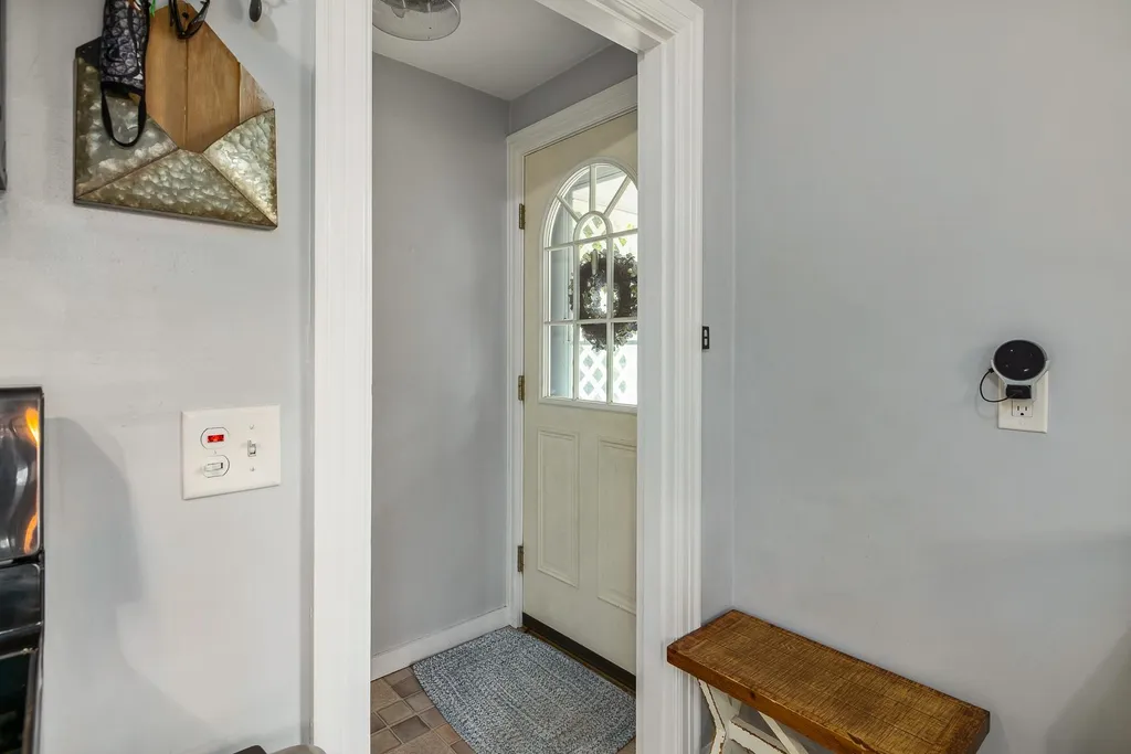 99 Elm Street Epping NH 03042
