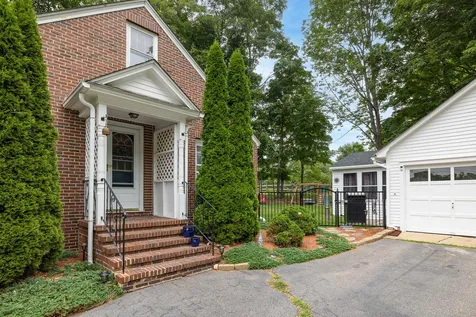 99 Elm Street Epping NH 03042