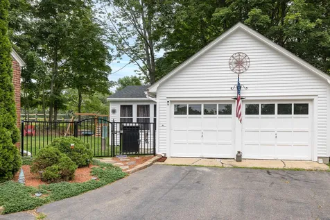 99 Elm Street Epping NH 03042