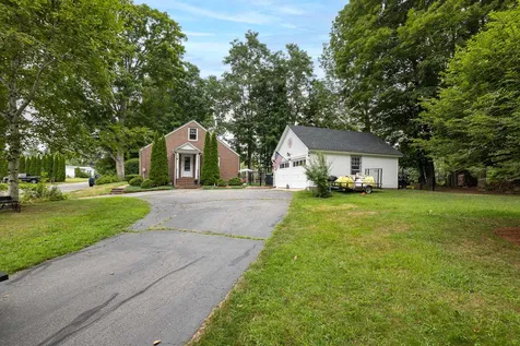 99 Elm Street Epping NH 03042