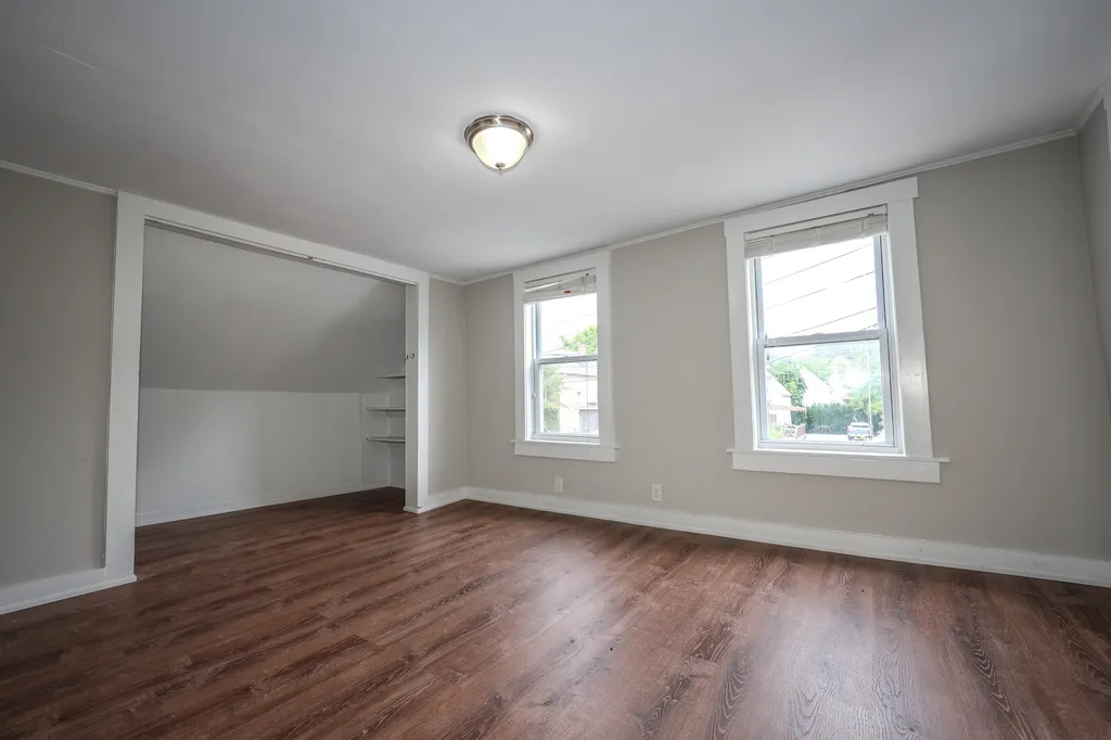 447 Hanover Street Manchester NH 03104