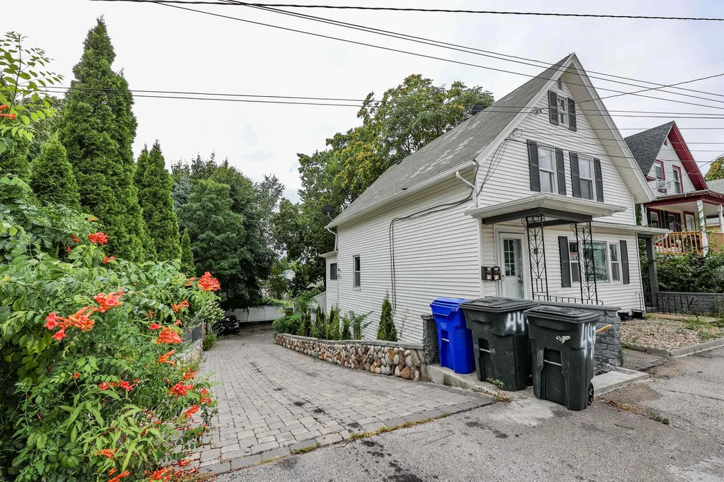447 Hanover Street Manchester NH 03104