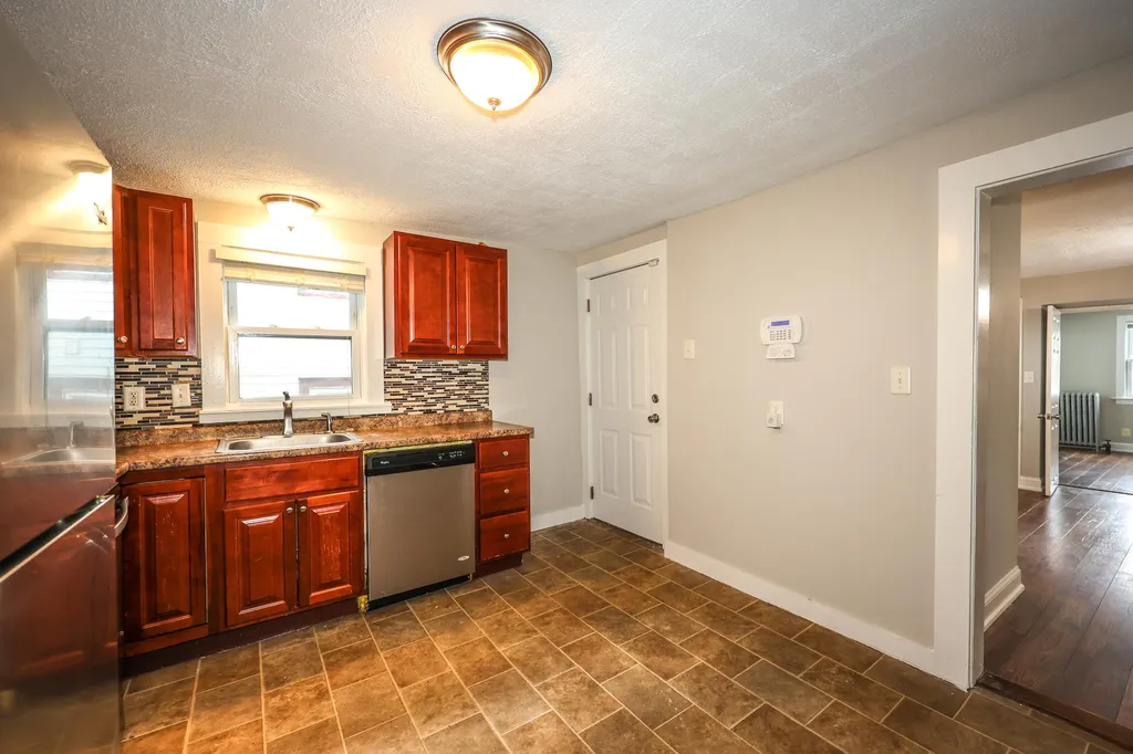 447 Hanover Street Manchester NH 03104
