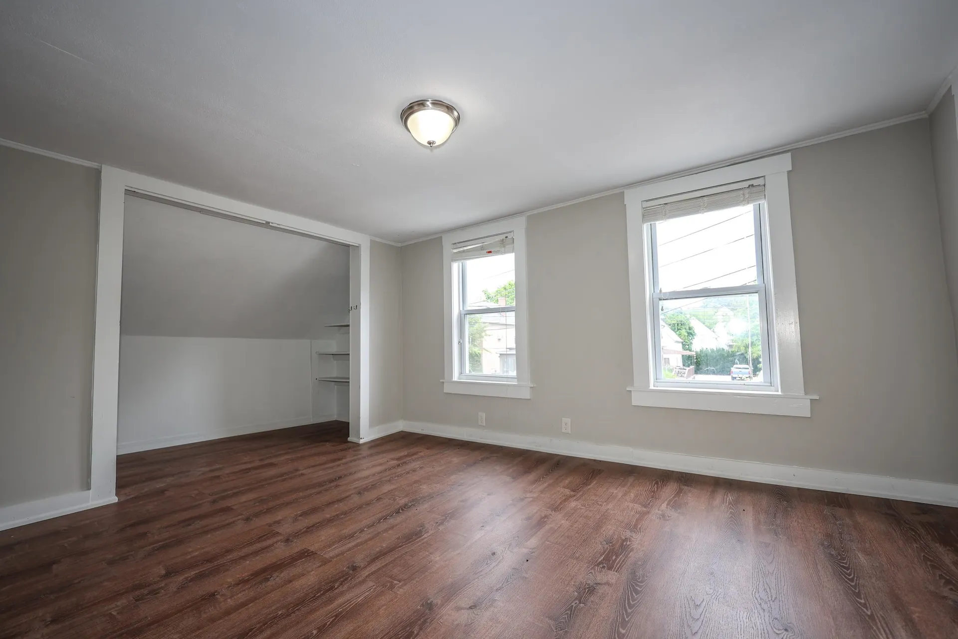 447 Hanover Street Manchester NH 03104