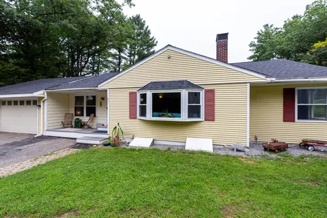 21 Highland Avenue Goffstown NH 03045