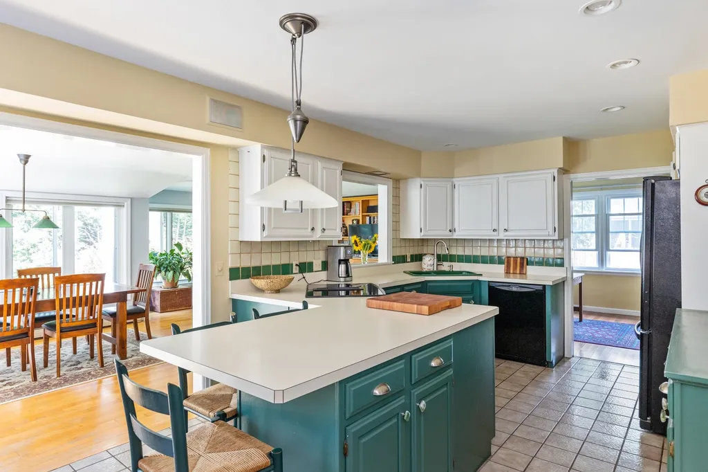 92 Oakcrest Drive Burlington VT 05408