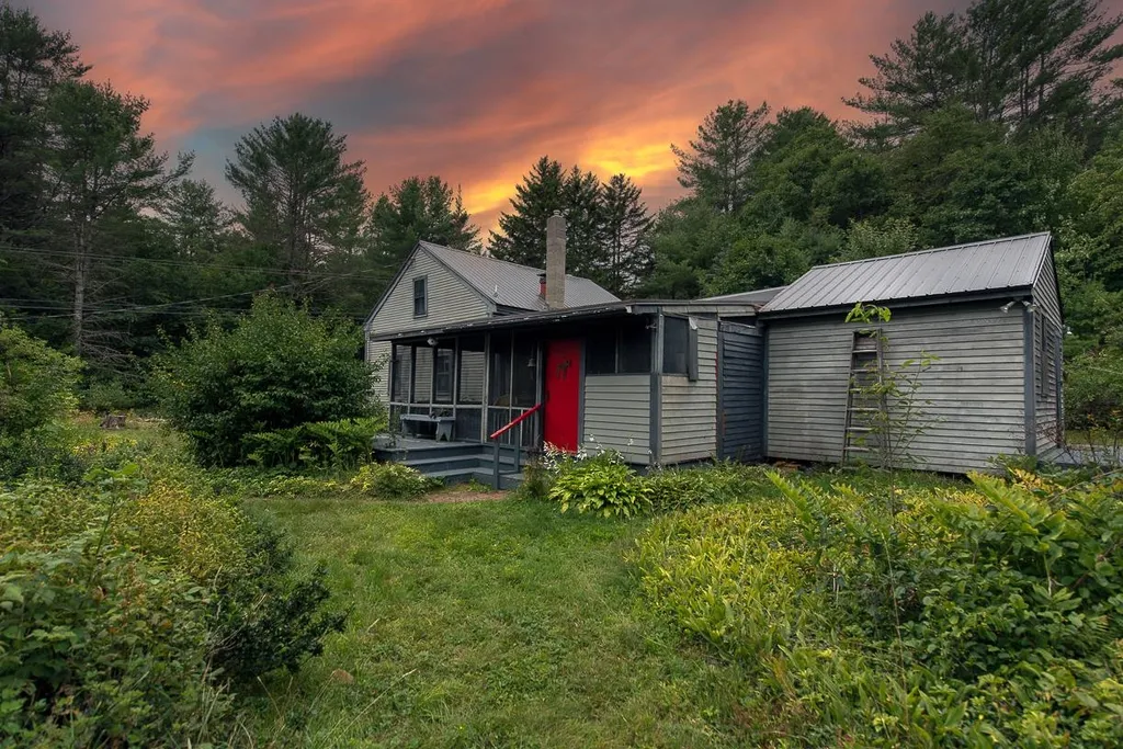 176 Waukeena Lake Road Danbury NH 03230