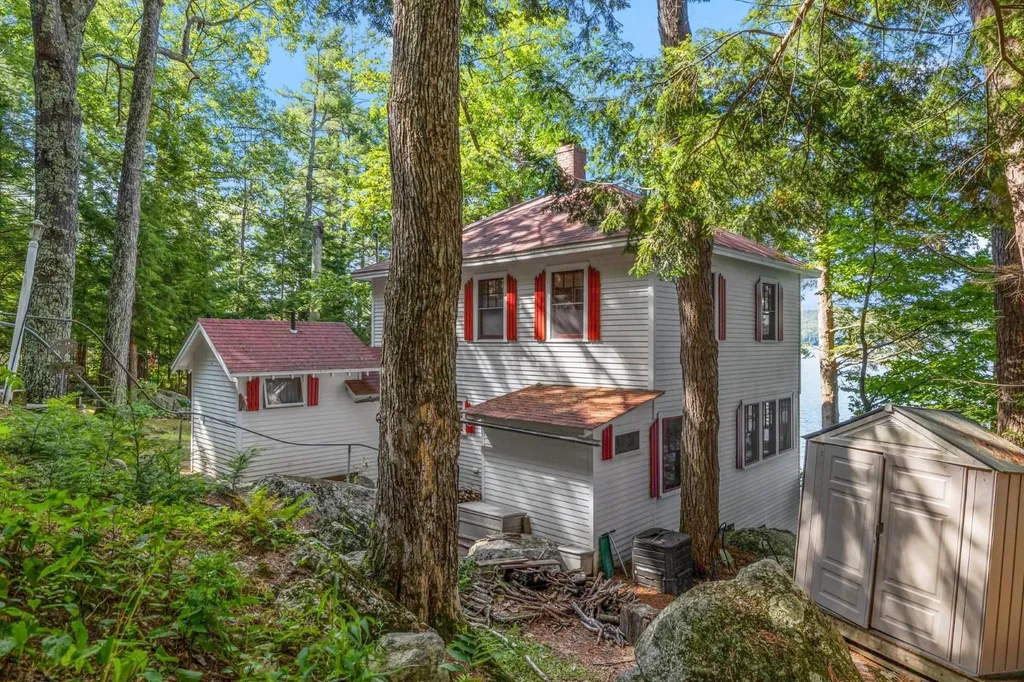 119 Leighton Avenue S Laconia NH 03246
