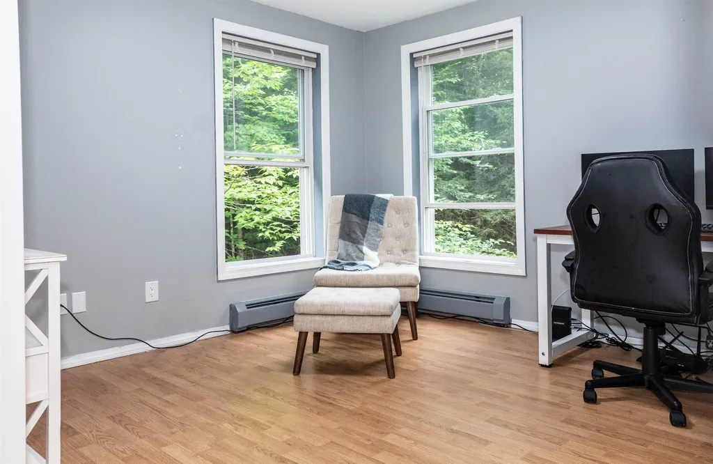 18 Hickory Way Strafford NH 03884