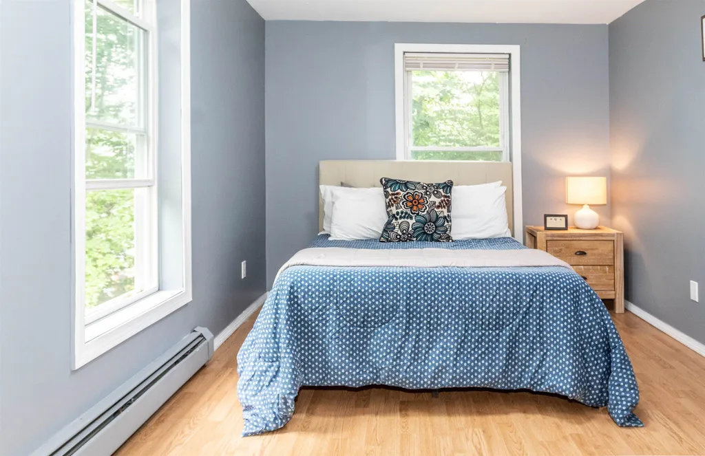 18 Hickory Way Strafford NH 03884