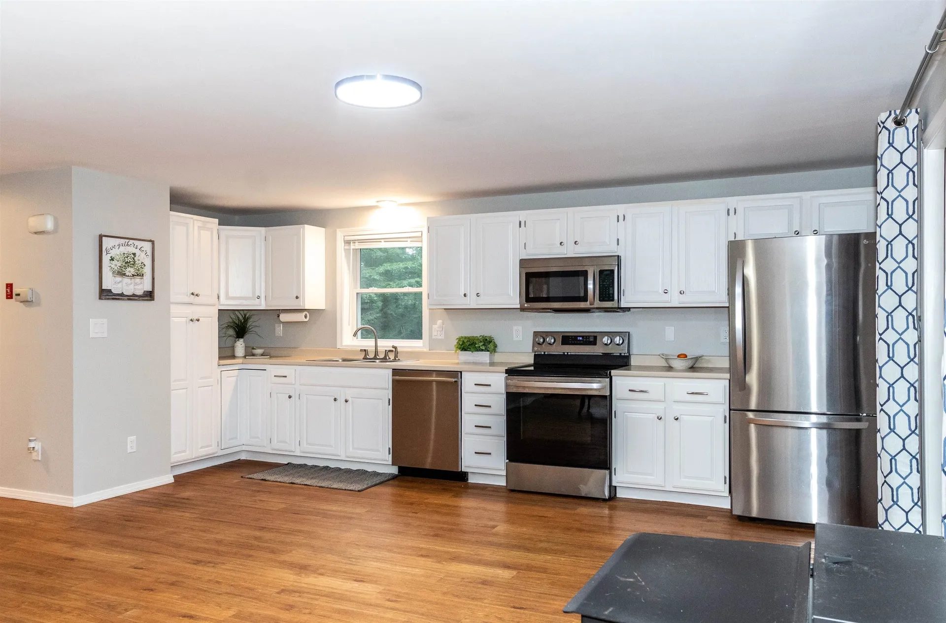 18 Hickory Way Strafford NH 03884