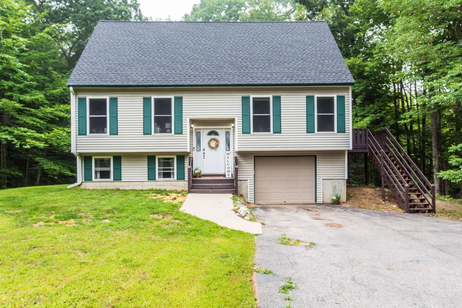 18 Hickory Way Strafford NH 03884