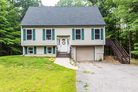 18 Hickory Way Strafford NH 03884