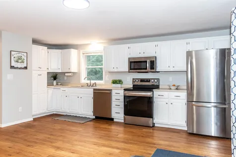18 Hickory Way Strafford NH 03884