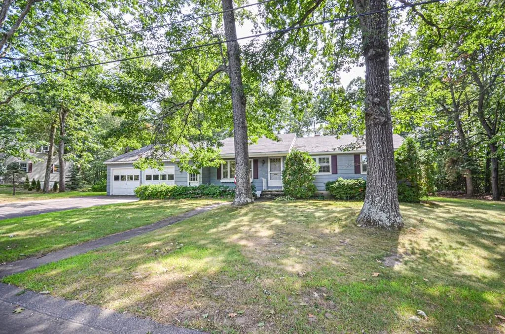 9 Spruce Street Merrimack NH 03054
