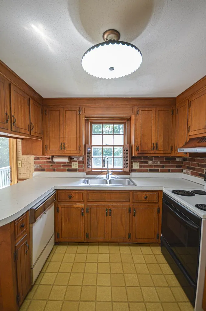 9 Spruce Street Merrimack NH 03054