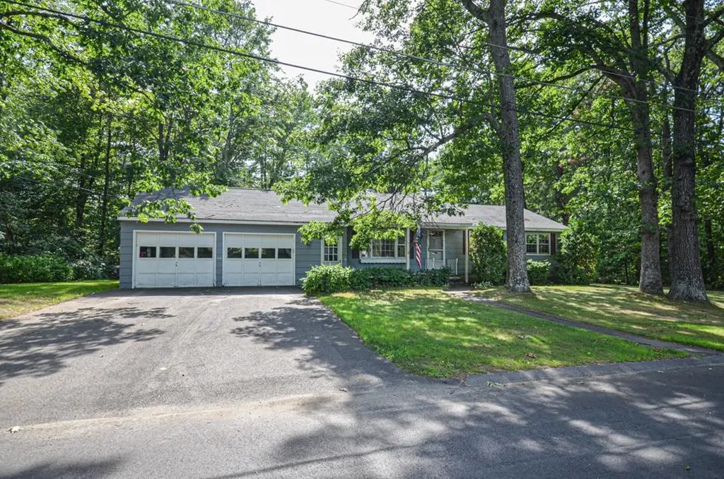 9 Spruce Street Merrimack NH 03054