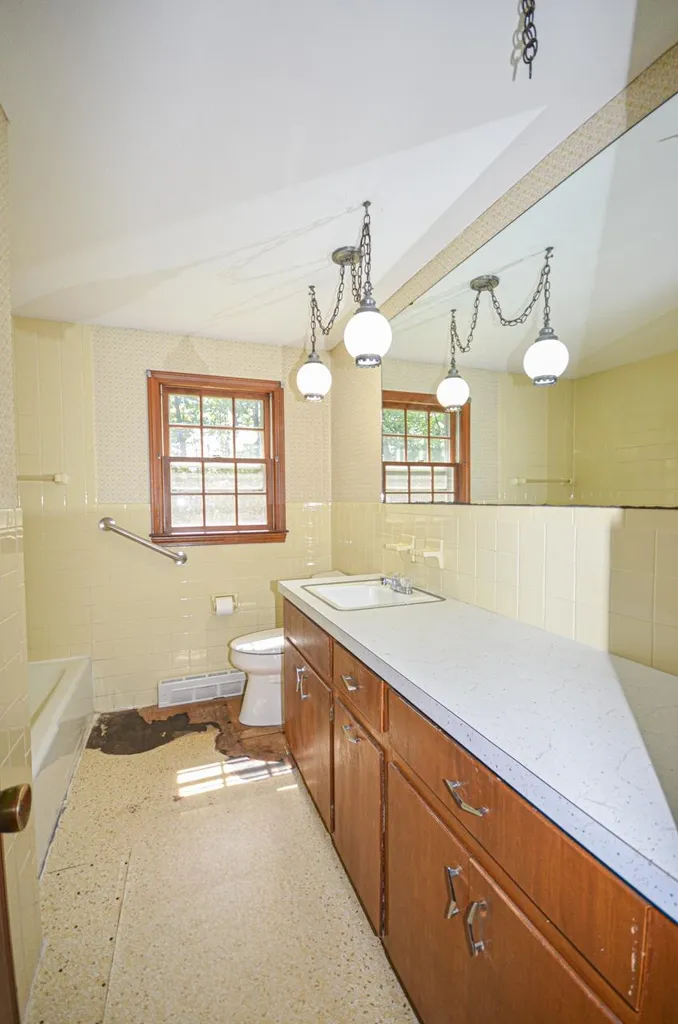 9 Spruce Street Merrimack NH 03054