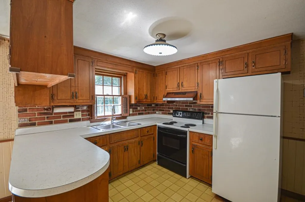 9 Spruce Street Merrimack NH 03054