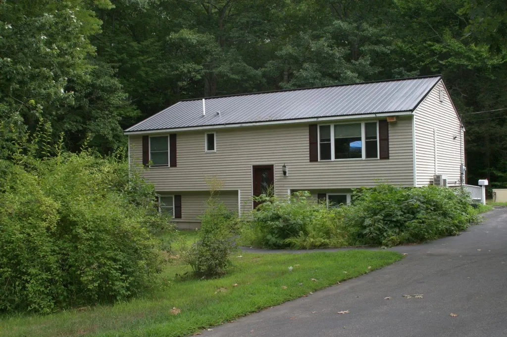 24 Walker Lane Fremont NH 03044