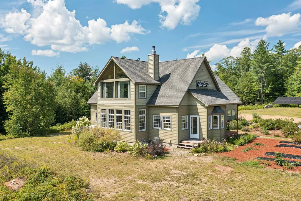 22 Sargent Road Holderness NH 03245