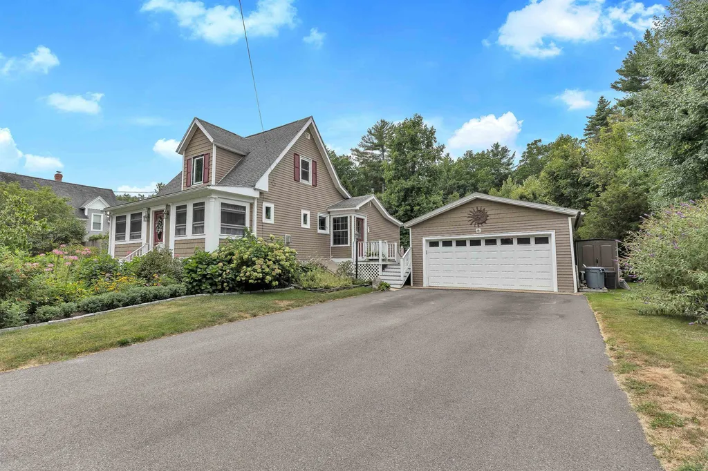 15 Orchard Street Auburn NH 03032