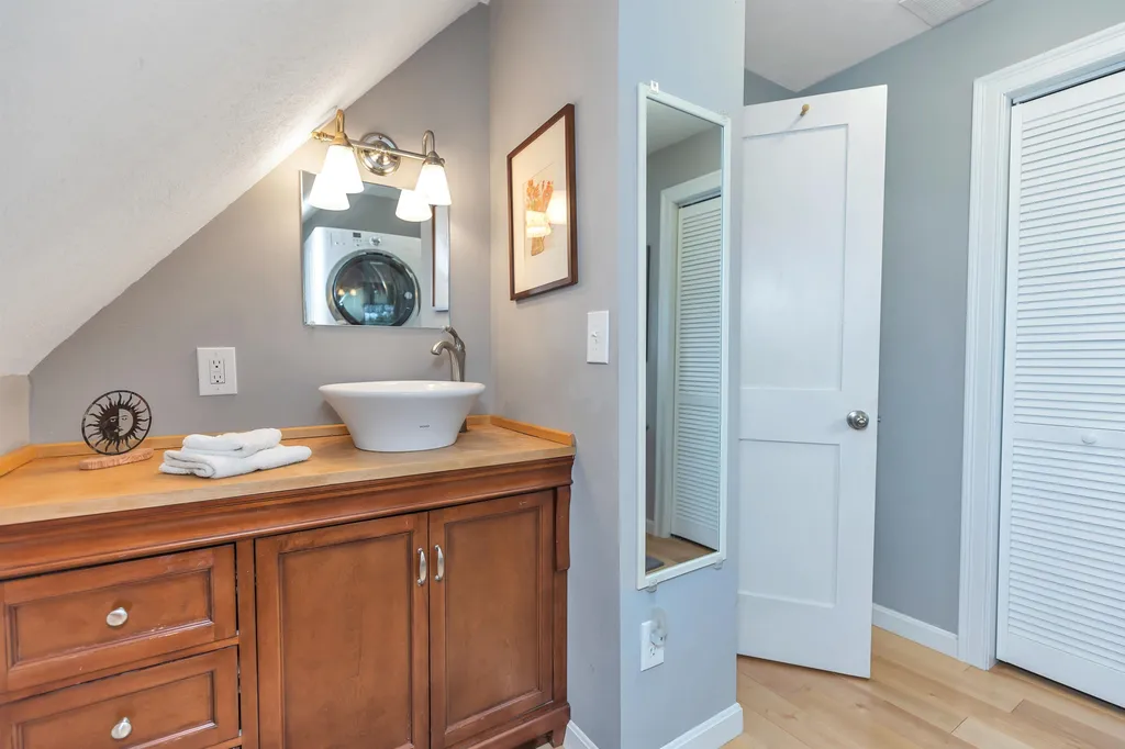 15 Orchard Street Auburn NH 03032