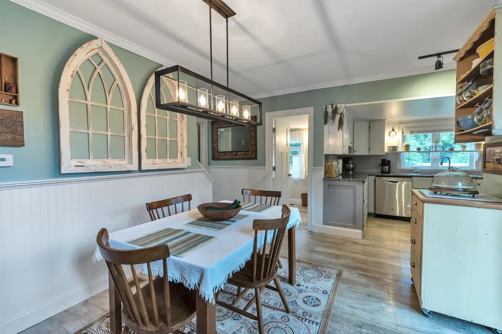 15 Orchard Street Auburn NH 03032