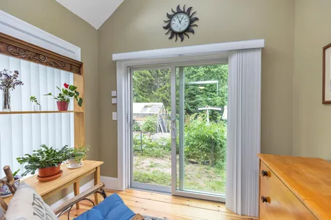 15 Orchard Street Auburn NH 03032